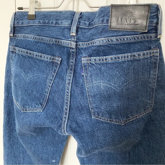 Levi's MADE & CRAFTED THE CRUSH TAPER MEDIUM WASH DENIM JEANS - 24 - Picture 4 of 9